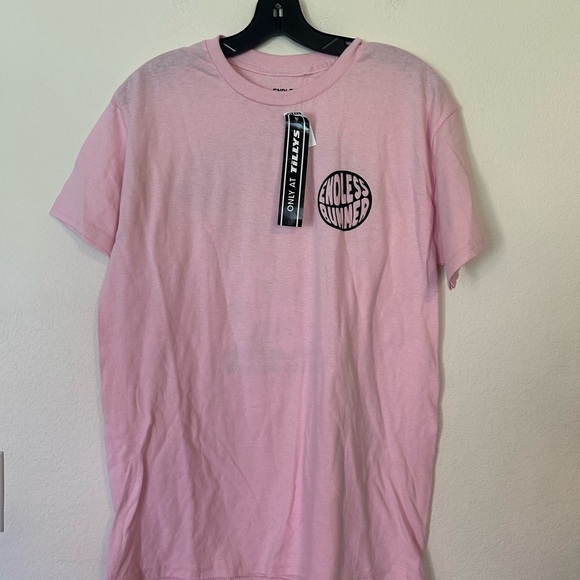 NWT ENDLESS BUMMER Love Hurts Mens
Tee Medium - Picture 4 of 8